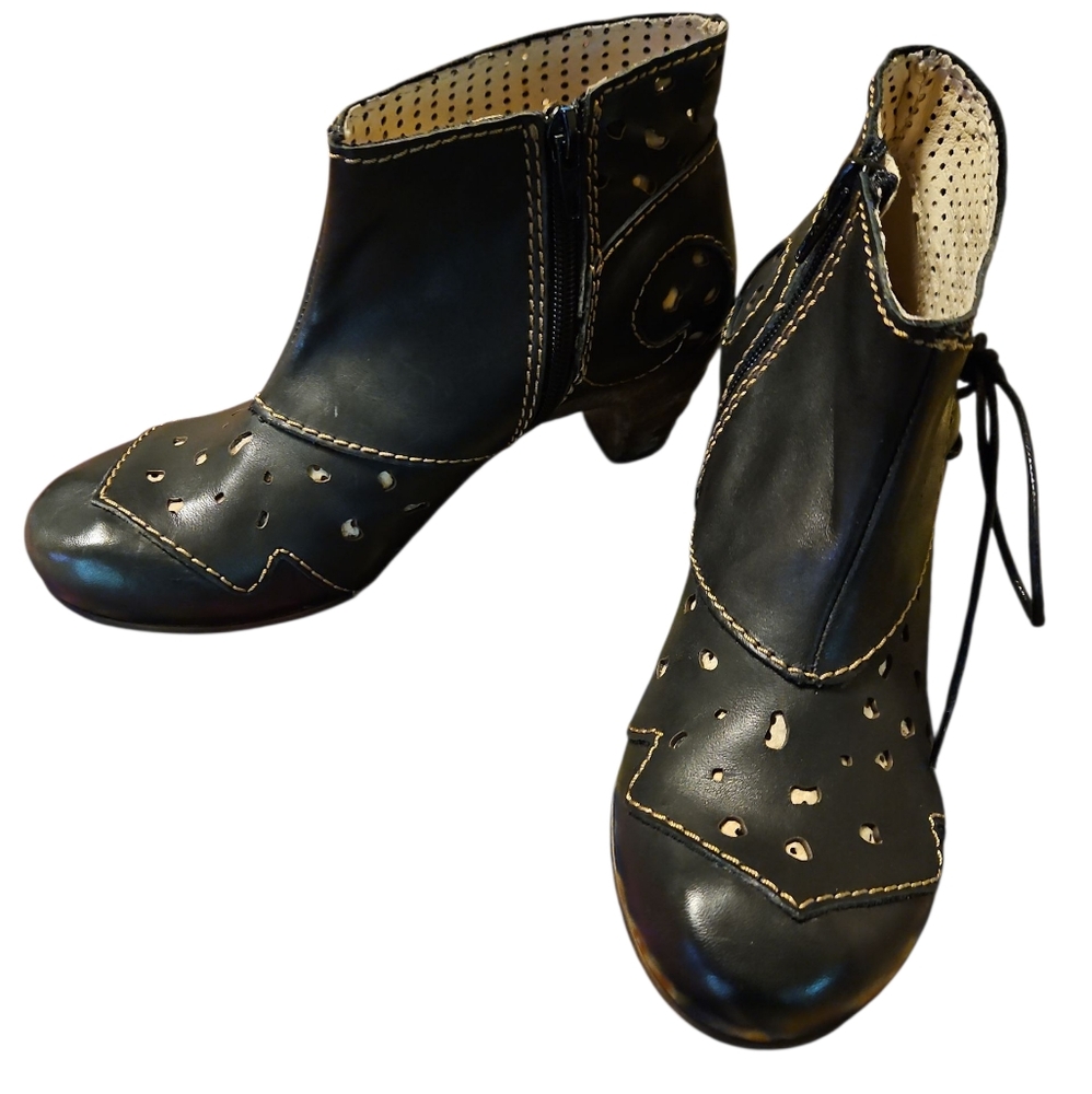 Rovers Black Leather Ankle Boots Size 37